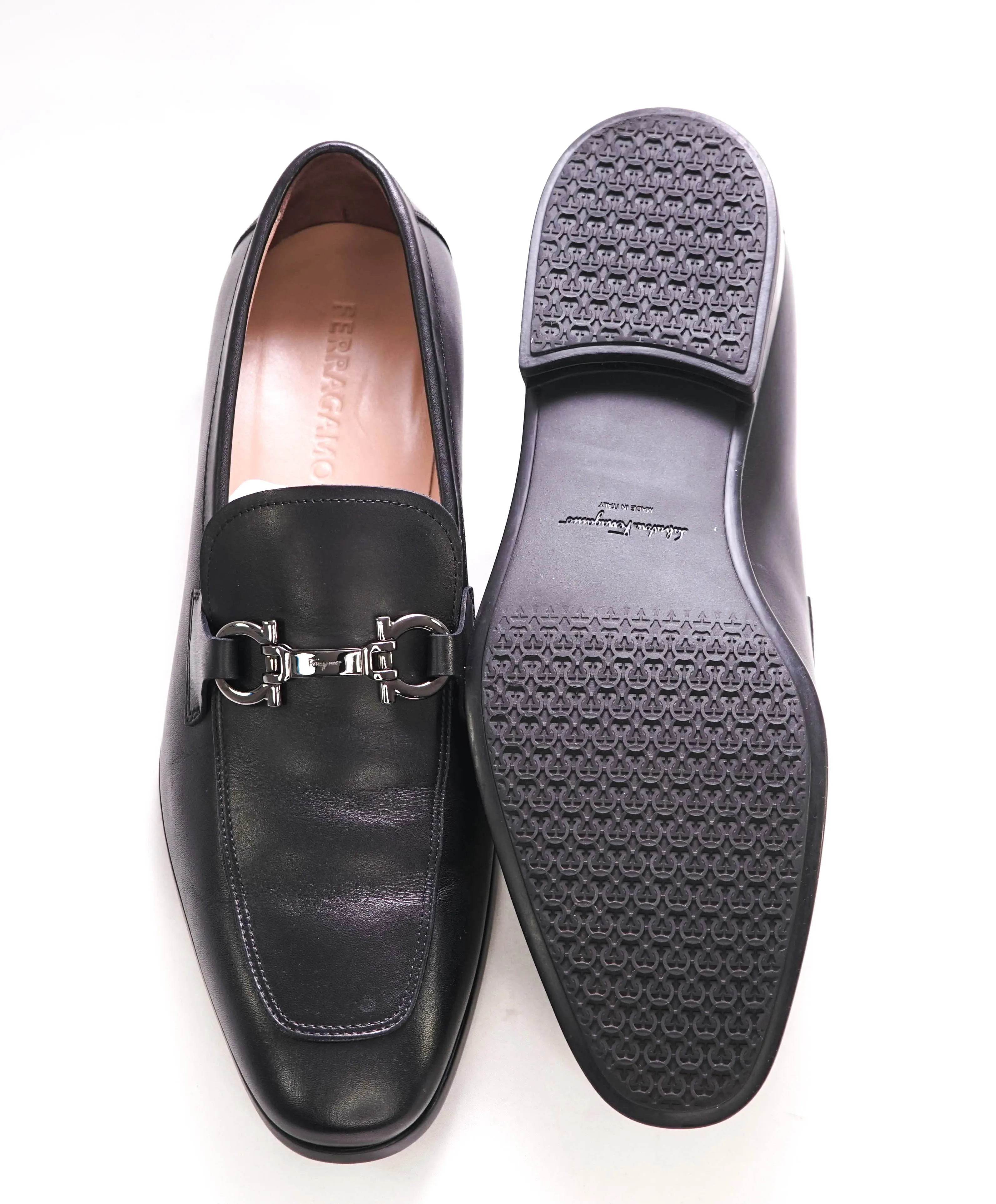 $850 SALVATORE FERRAGAMO - “REE" Gancini Bit Loafer Black Leather - 9 US